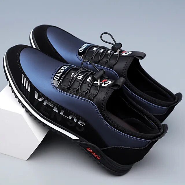 Zapatos informales de cuero sintético para hombre, zapatillas ligeras transpirables para conducir al aire libre, de negocios, color negro, 2023